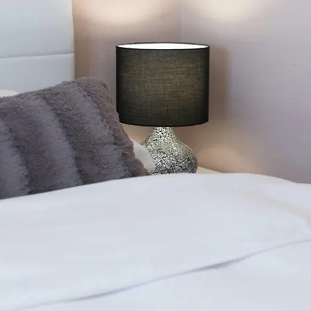 Lola Lägenhet